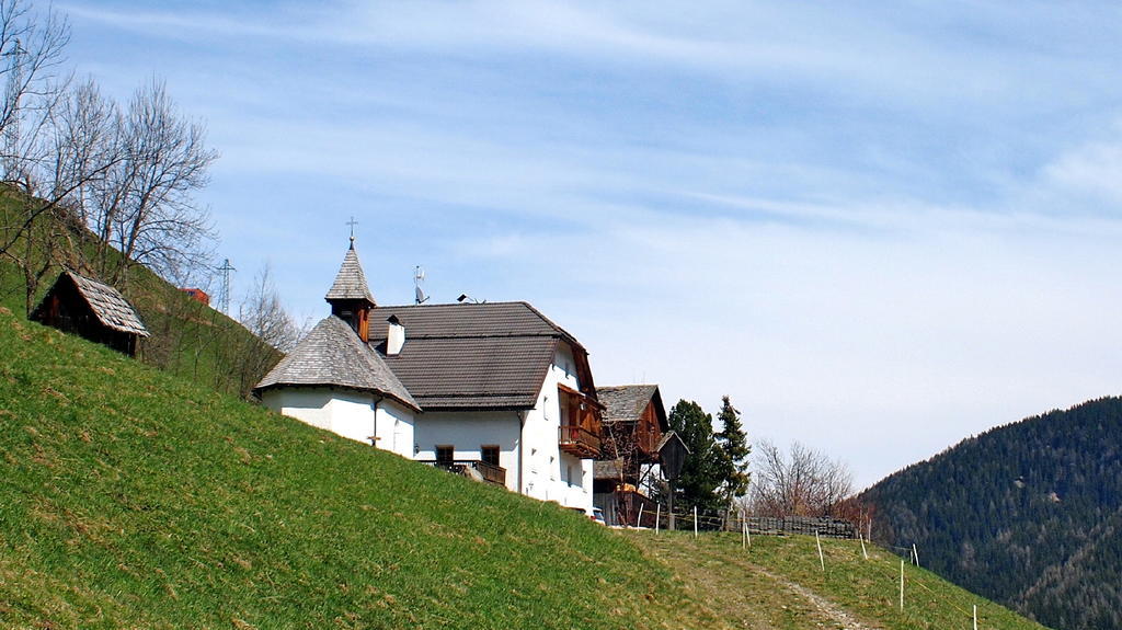 Berggasthof Trattes Hotel Olang Exterior photo